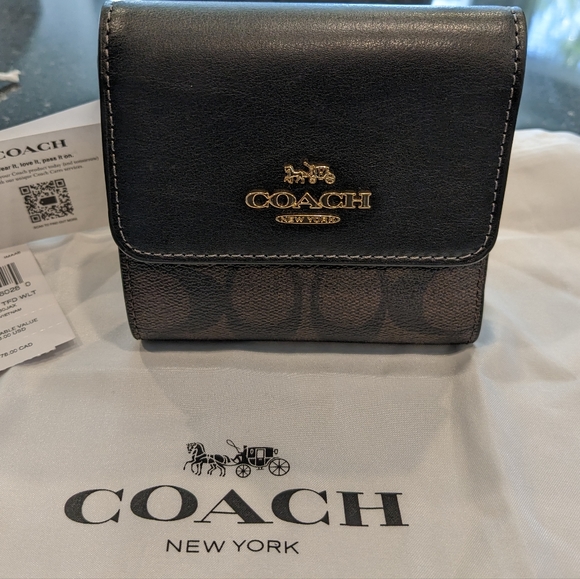 Coach Signature Smooth Leather & Coated Canvas Wallet New with Gift Box ❤️ - Picture 2 of 9